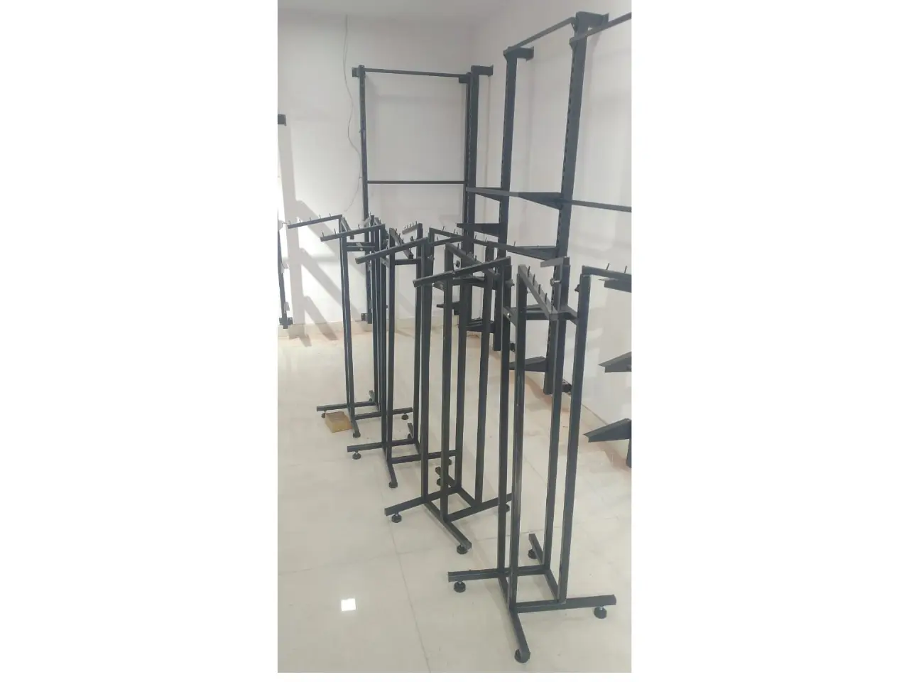 562940333_Garment display Stand2 (1).webp